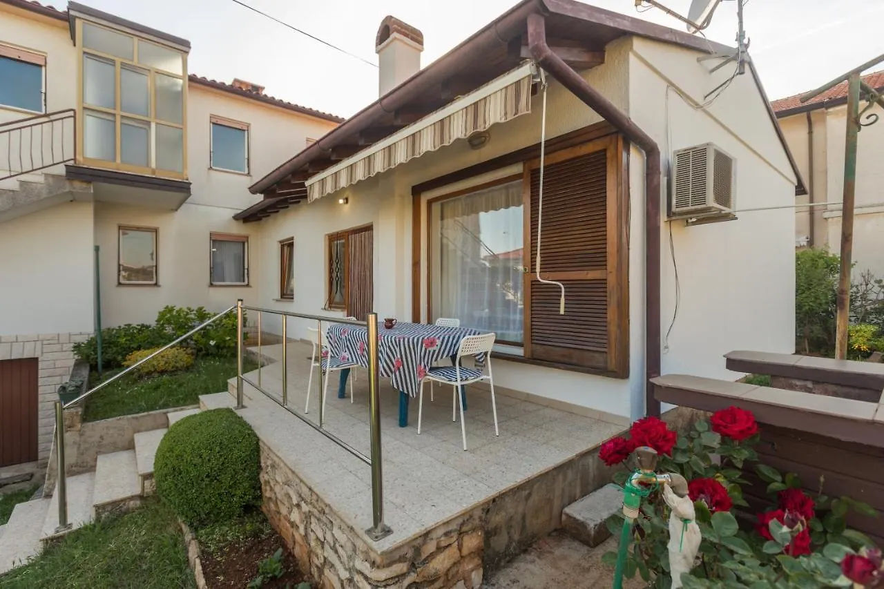 Apartments With A Parking Space Umag - 6992