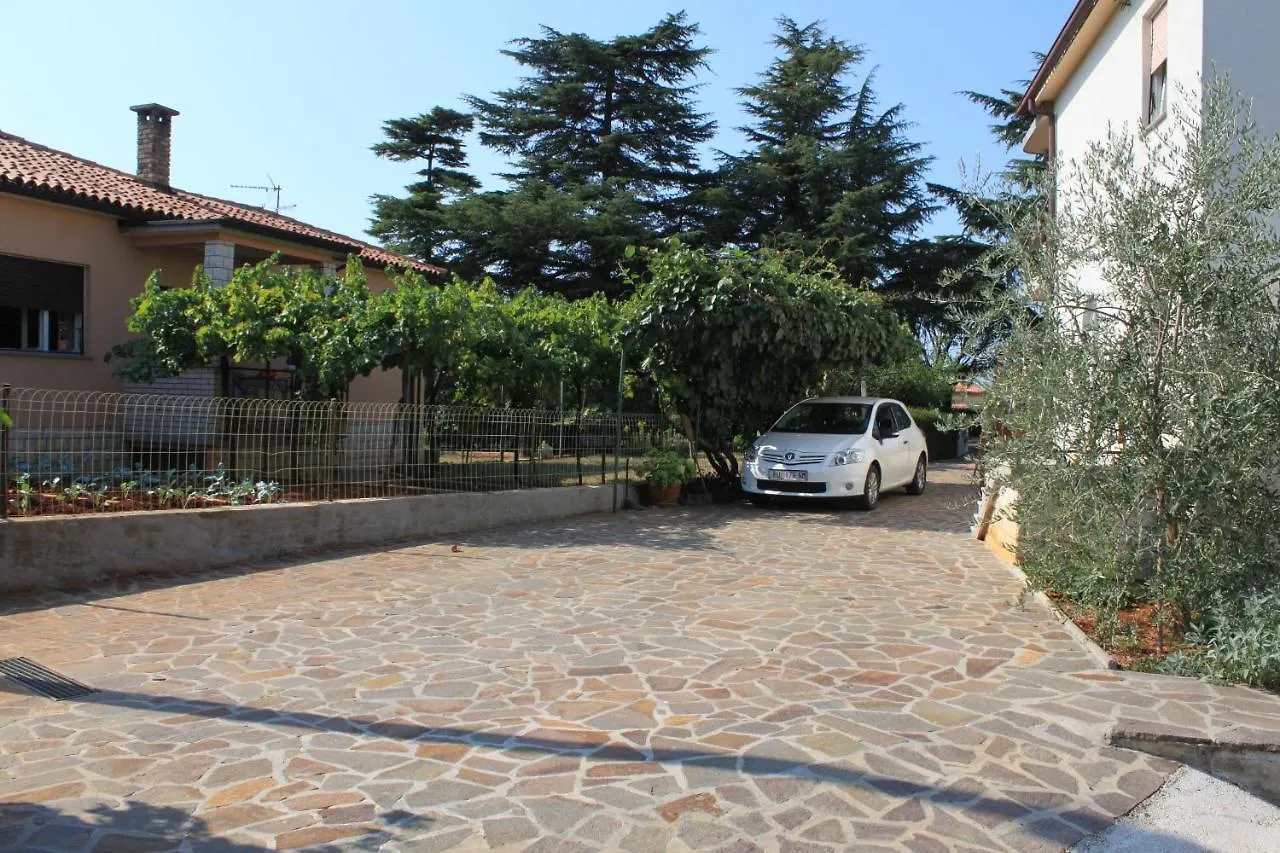 Apartments With A Parking Space Umag - 6992