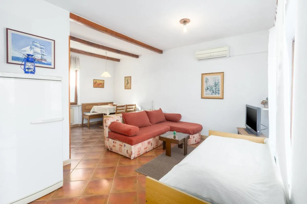 Apartments With A Parking Space Umag - 6992